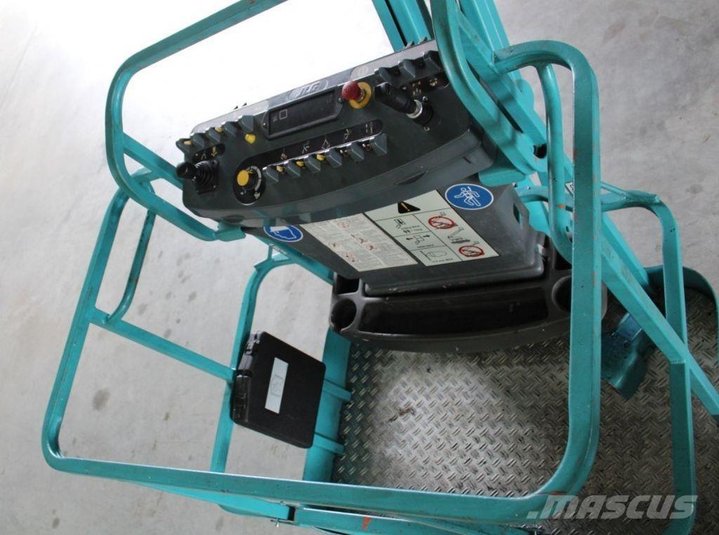 JLG E 300 AJP 曲臂高空作業車