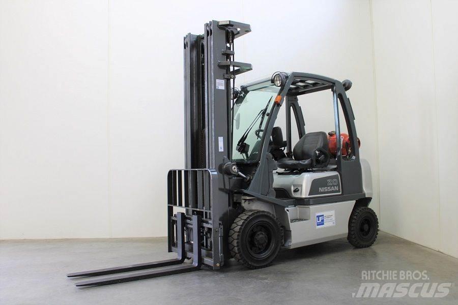 Nissan U1D2A20LQ 液化石油氣LPG卡車