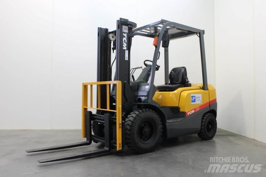 TCM FD 25 T 3 柴油卡車