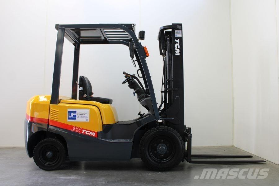 TCM FD 25 T 3 柴油卡車