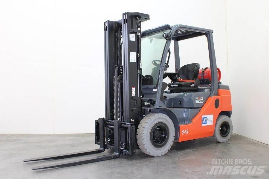 Toyota 02-8FGF25 液化石油氣LPG卡車