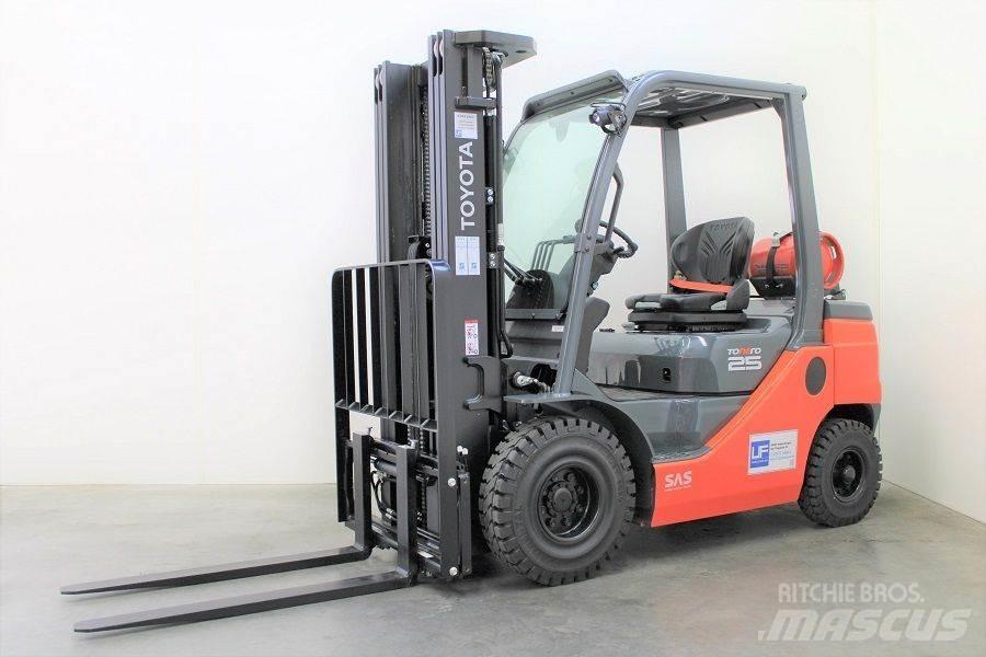 Toyota 02-8FGF25 液化石油氣LPG卡車