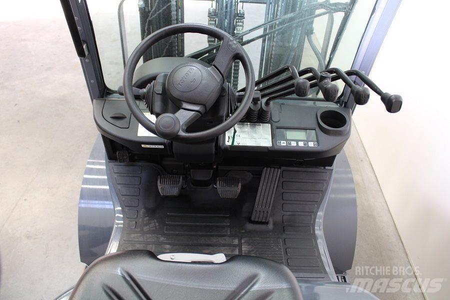Toyota 02-8FGF25 液化石油氣LPG卡車