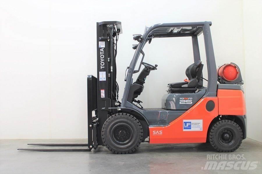 Toyota 02-8FGF25 液化石油氣LPG卡車