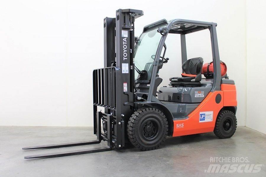Toyota 02-8FGF25 液化石油氣LPG卡車