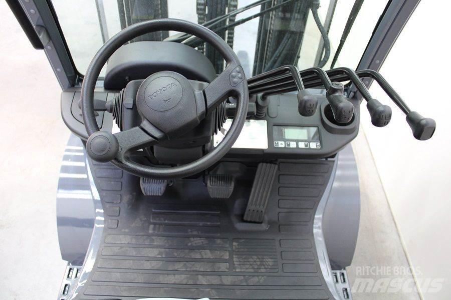 Toyota 02-8FGF25 液化石油氣LPG卡車