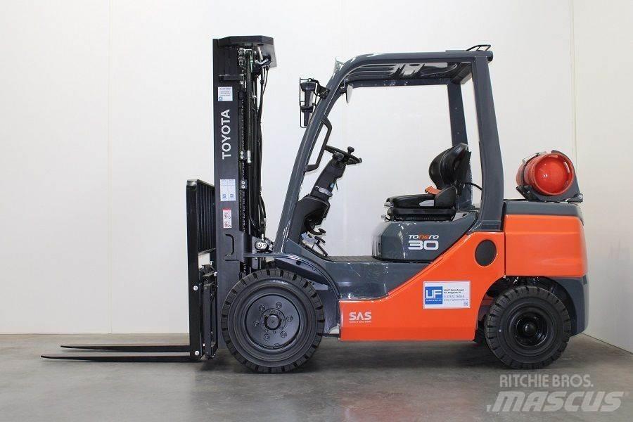Toyota 02-8FGF30 液化石油氣LPG卡車
