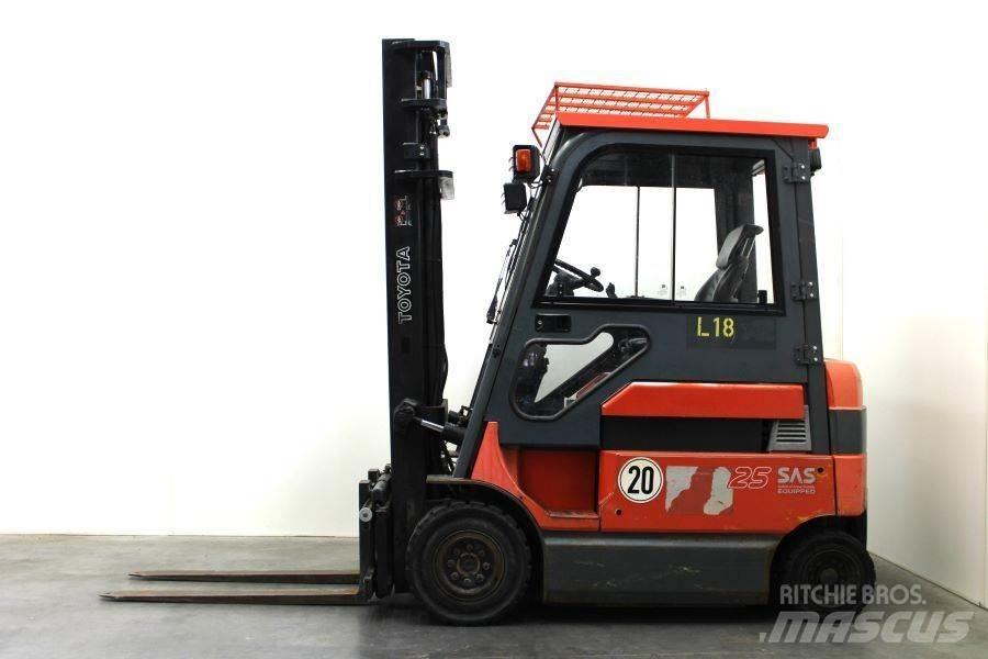 Toyota 7FBM25 電動堆高機