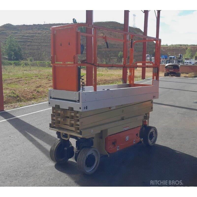 JLG 2030 ES 剪式升降機