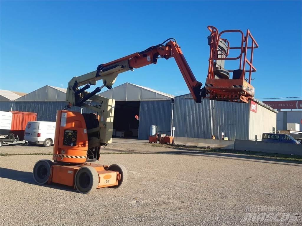 JLG E300AJP 曲臂高空作業車