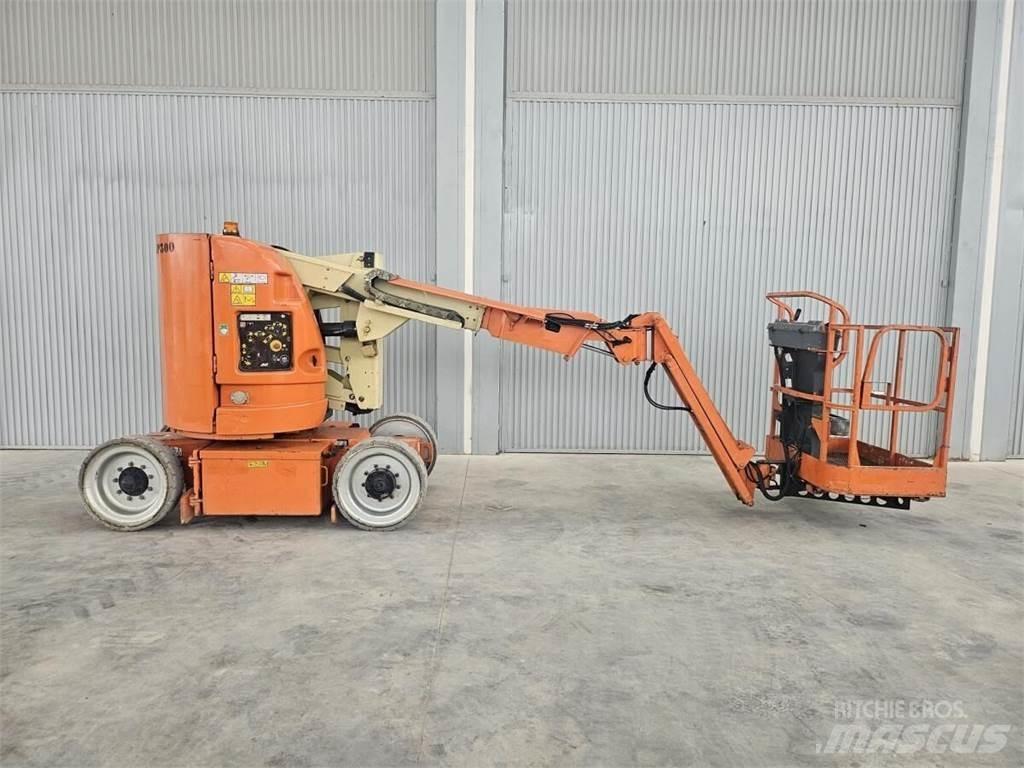 JLG E300AJP 曲臂高空作業車