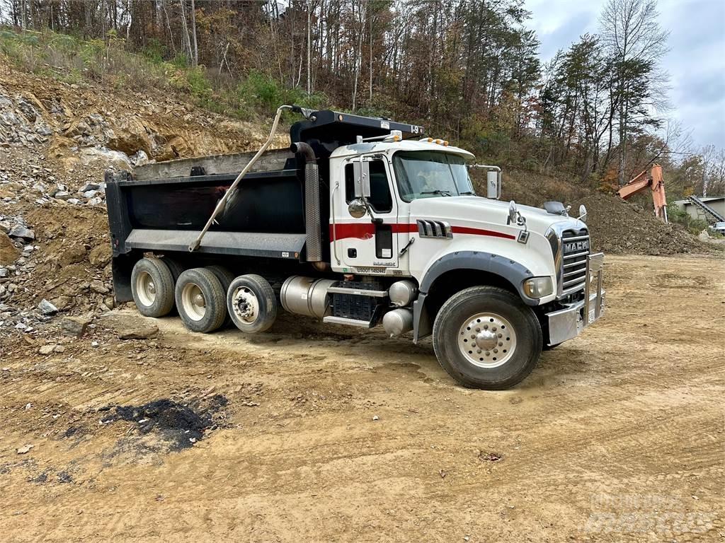 Mack GU713 傾卸式卡車
