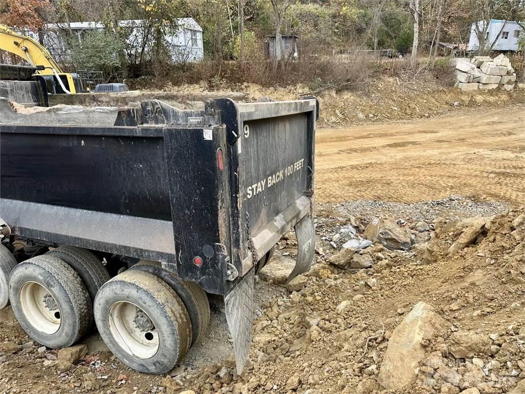 Mack GU713 傾卸式卡車