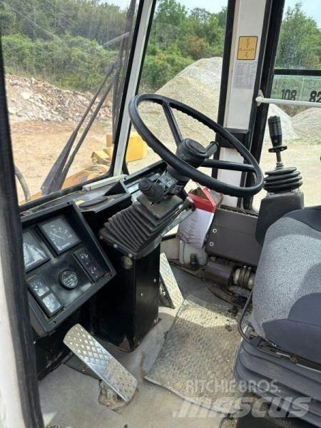 Daewoo MG200 輪胎式裝載機