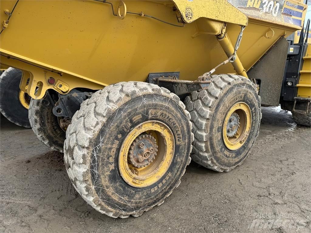 Komatsu HM300-5 鉸接式起吊車