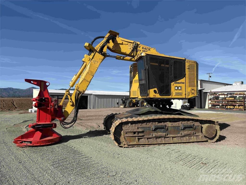Komatsu XT445L-5 伐木歸堆機