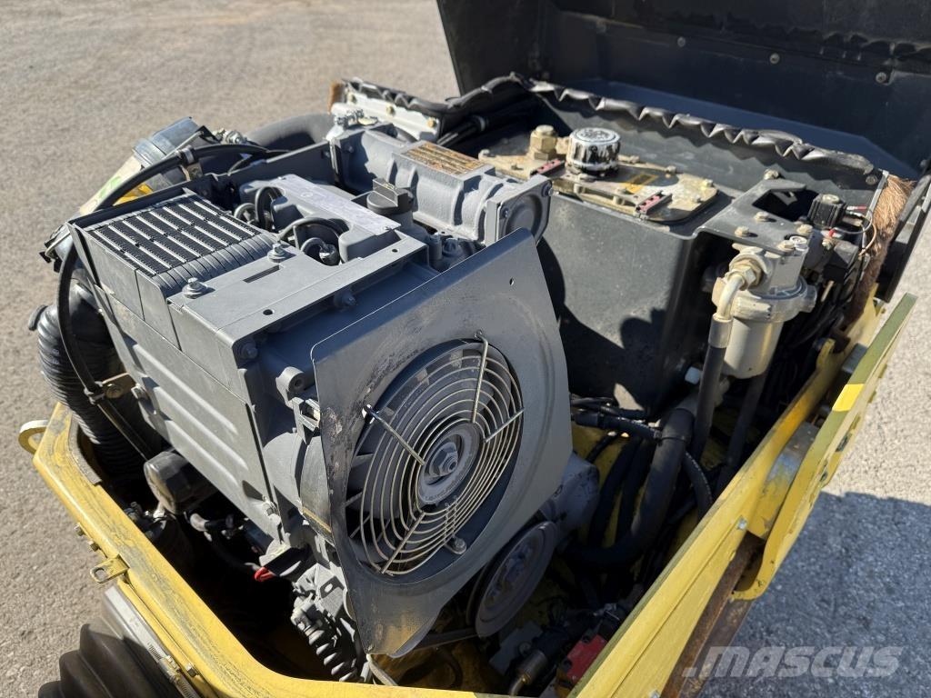 Bomag BW 100 AD-3 雙輪滾壓機