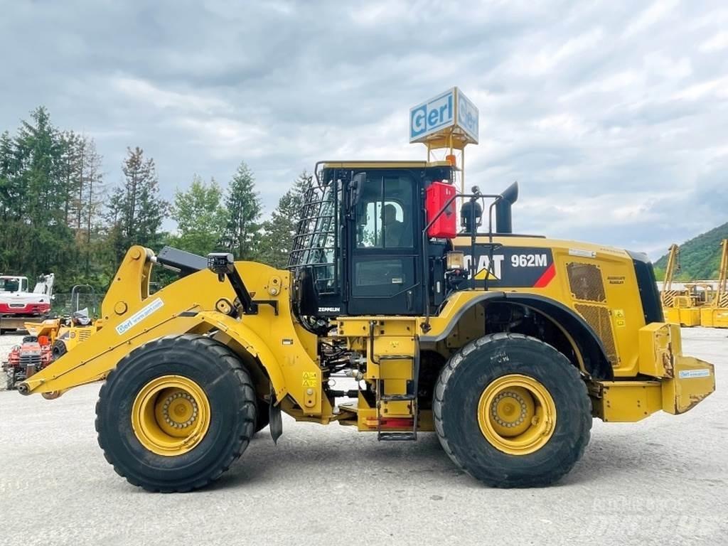 CAT 962M 輪胎式裝載機