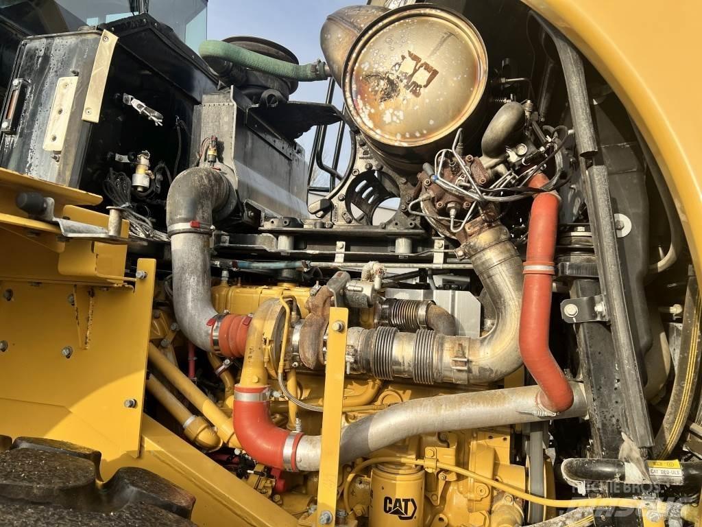 CAT 972 K 輪胎式裝載機