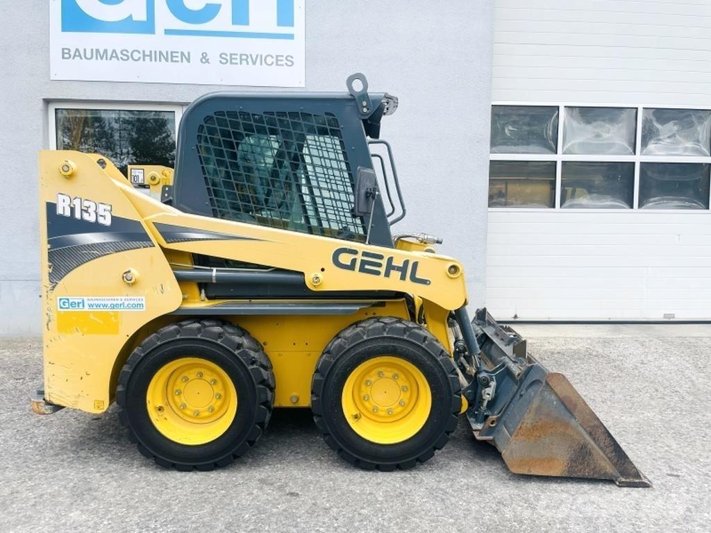 Gehl R135 滑移轉向裝載機