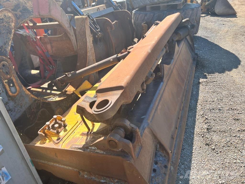 Komatsu D 65 EX-15 履帶推土機