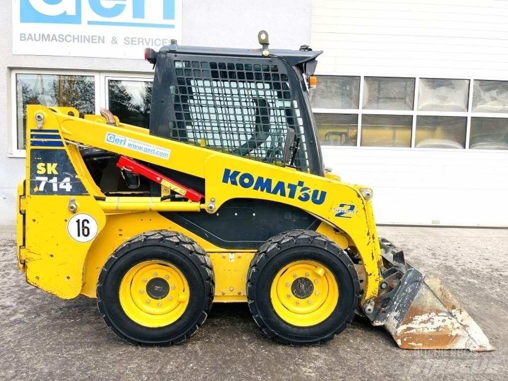 Komatsu SK714 滑移轉向裝載機