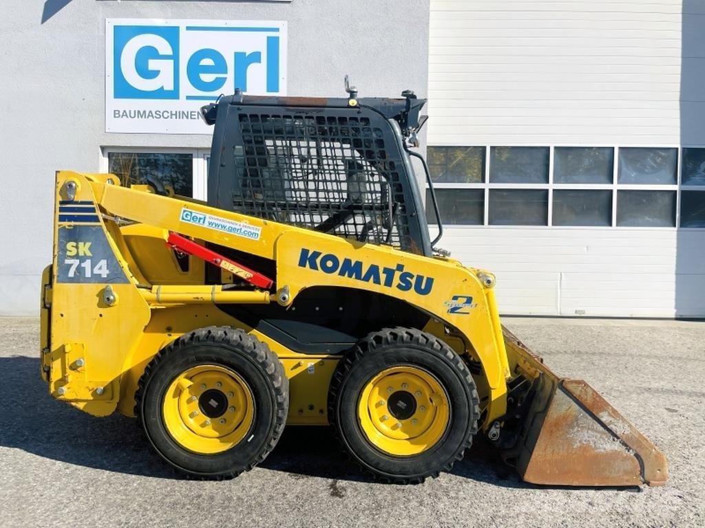 Komatsu SK714 滑移轉向裝載機