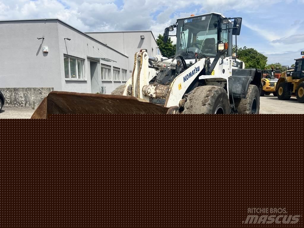 Komatsu WA 320-6 輪胎式裝載機