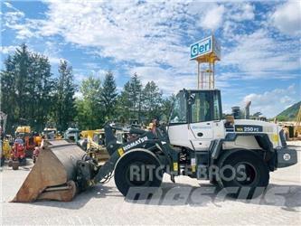 Komatsu WA250PZ-6 輪胎式裝載機