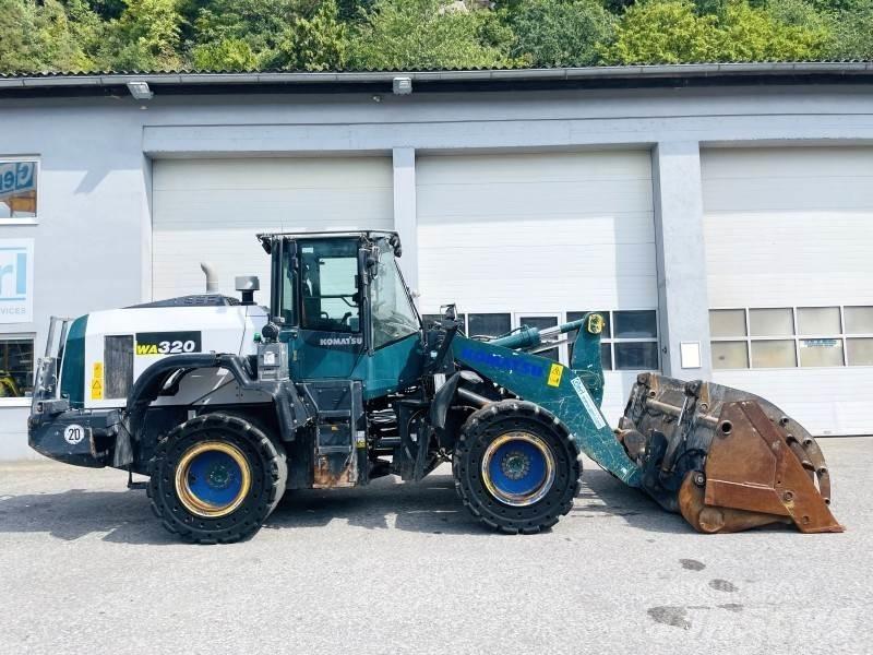 Komatsu WA320-8 輪胎式裝載機