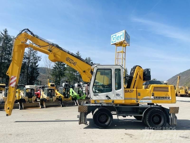 Liebherr A904 廢棄物/工業用操作車