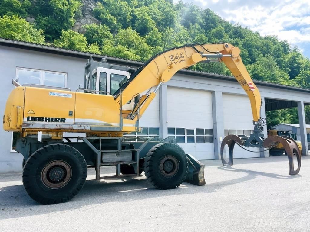 Liebherr A944B HD 廢棄物/工業用操作車