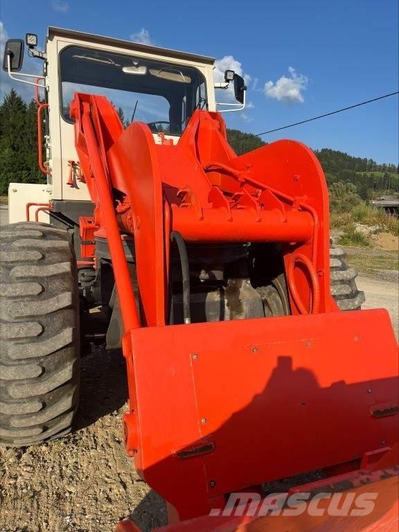 Sandvik Tross 130 輪胎式裝載機