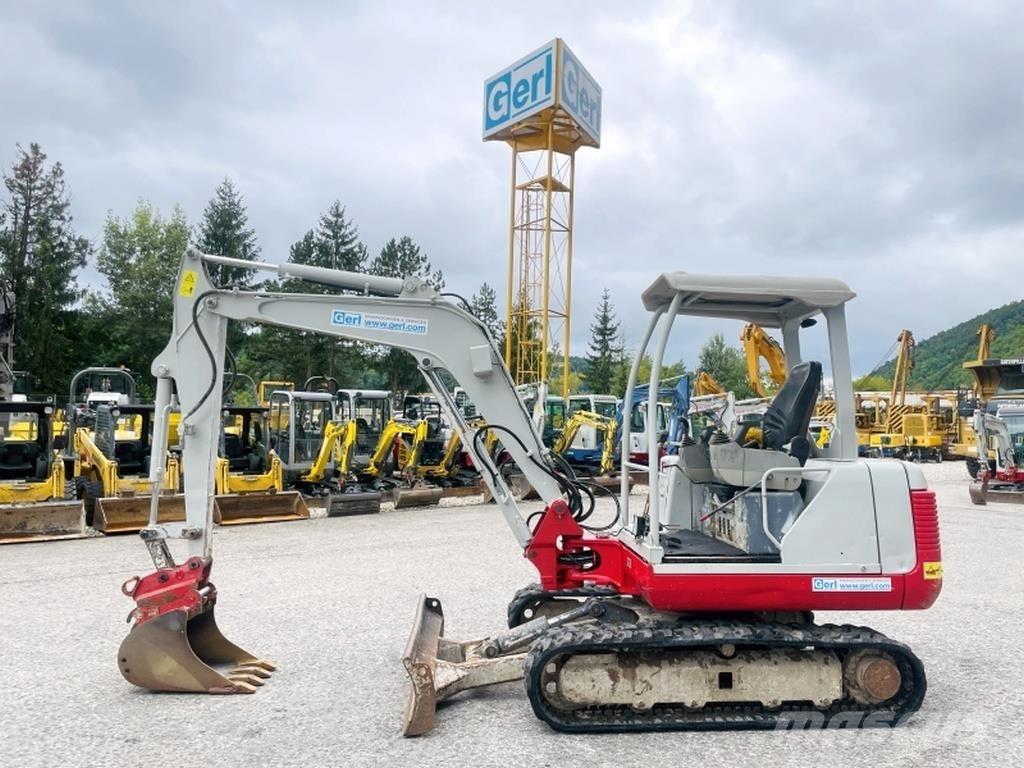 Takeuchi TB135 小型挖土機/掘鑿機<7t(小型挖掘機)