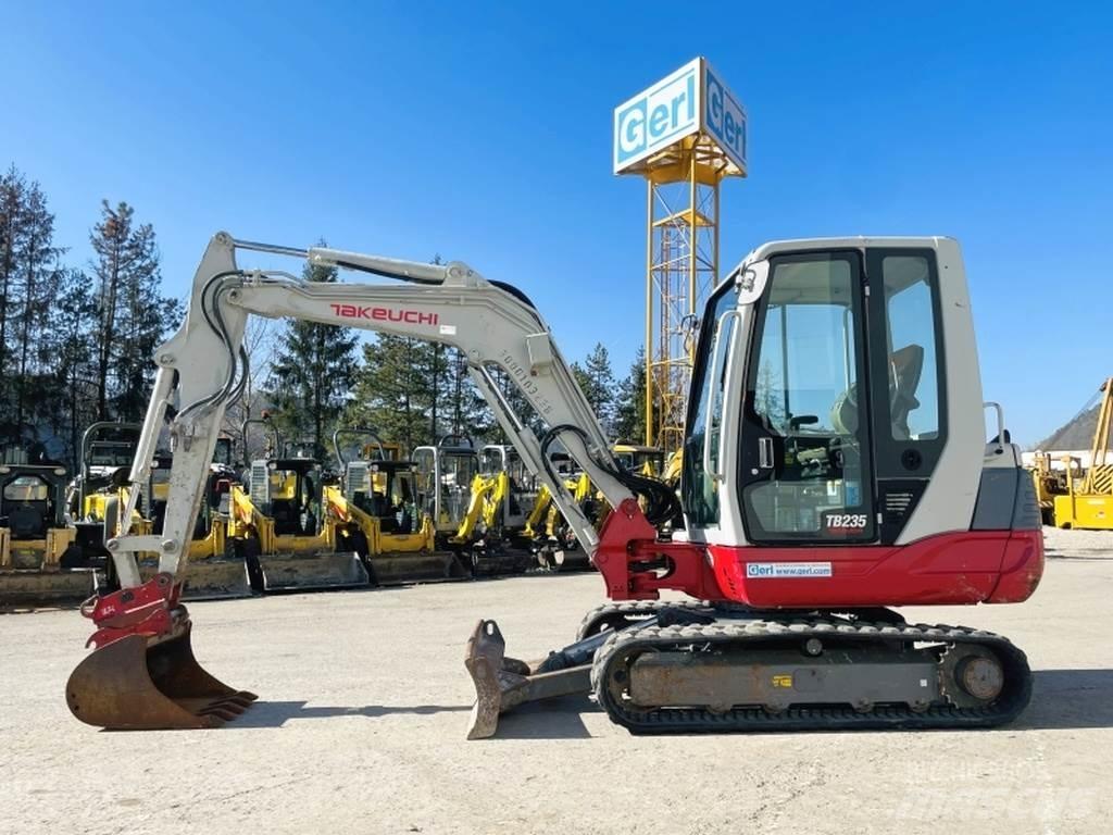 Takeuchi TB235 小型挖土機/掘鑿機<7t(小型挖掘機)