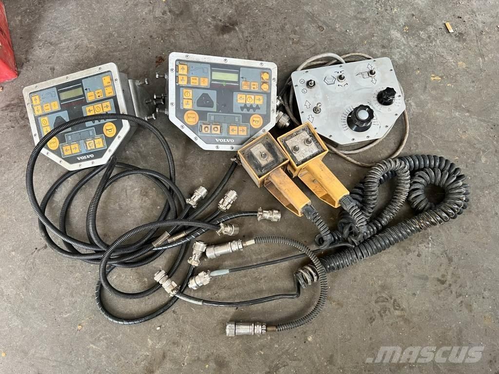 Volvo ABG P 7820 C 瀝青攤舖機/鋪路機