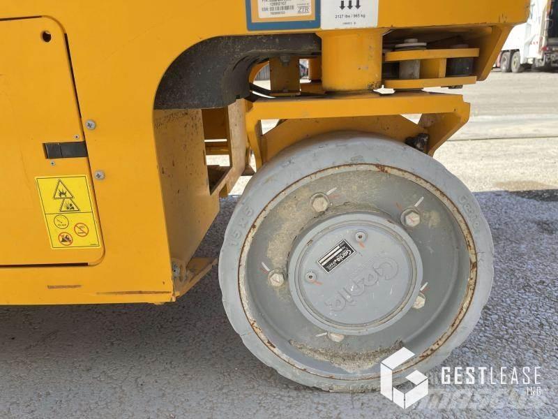 Genie GS-2646 曲臂高空作業車