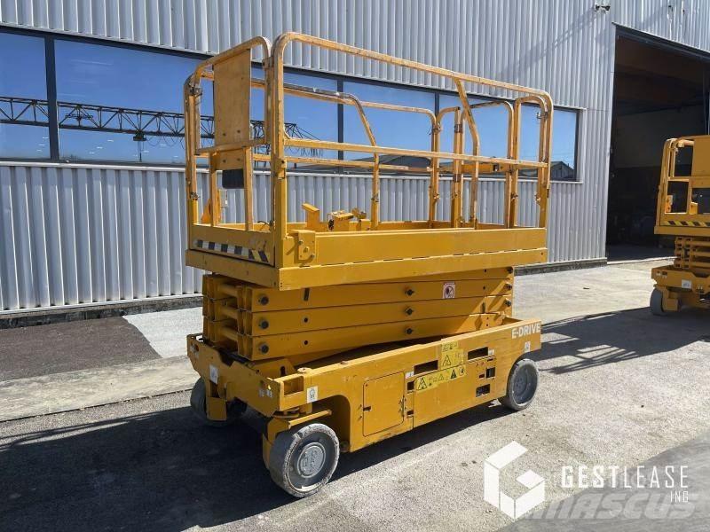 Genie GS-2646 曲臂高空作業車