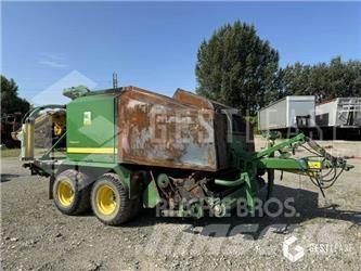 John Deere 744 包裝機
