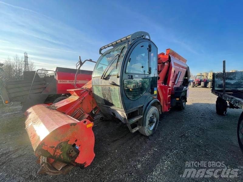 Kuhn SP 14 混合餵料機