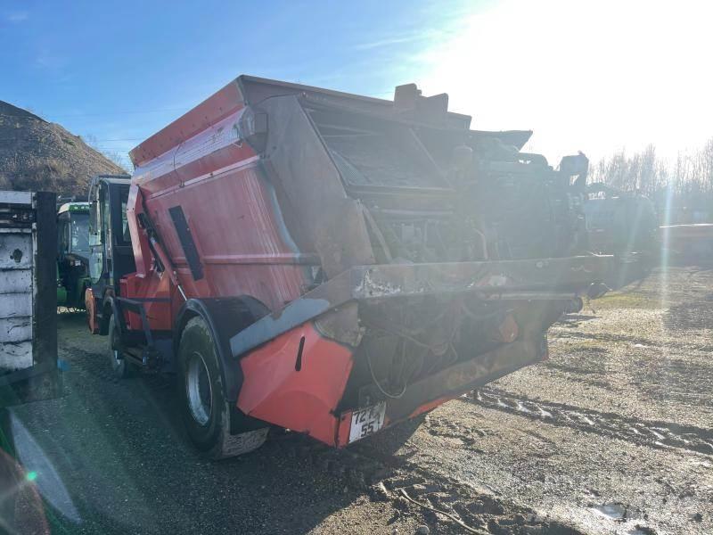 Kuhn SP 14 混合餵料機