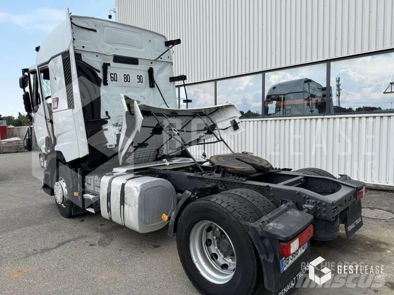 Renault T480 曳引機組件