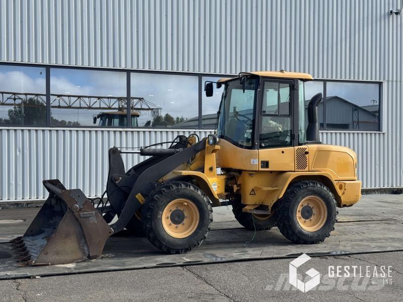 Volvo L30G 輪胎式裝載機