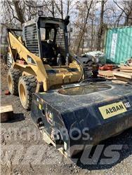 CAT 262B 滑移轉向裝載機