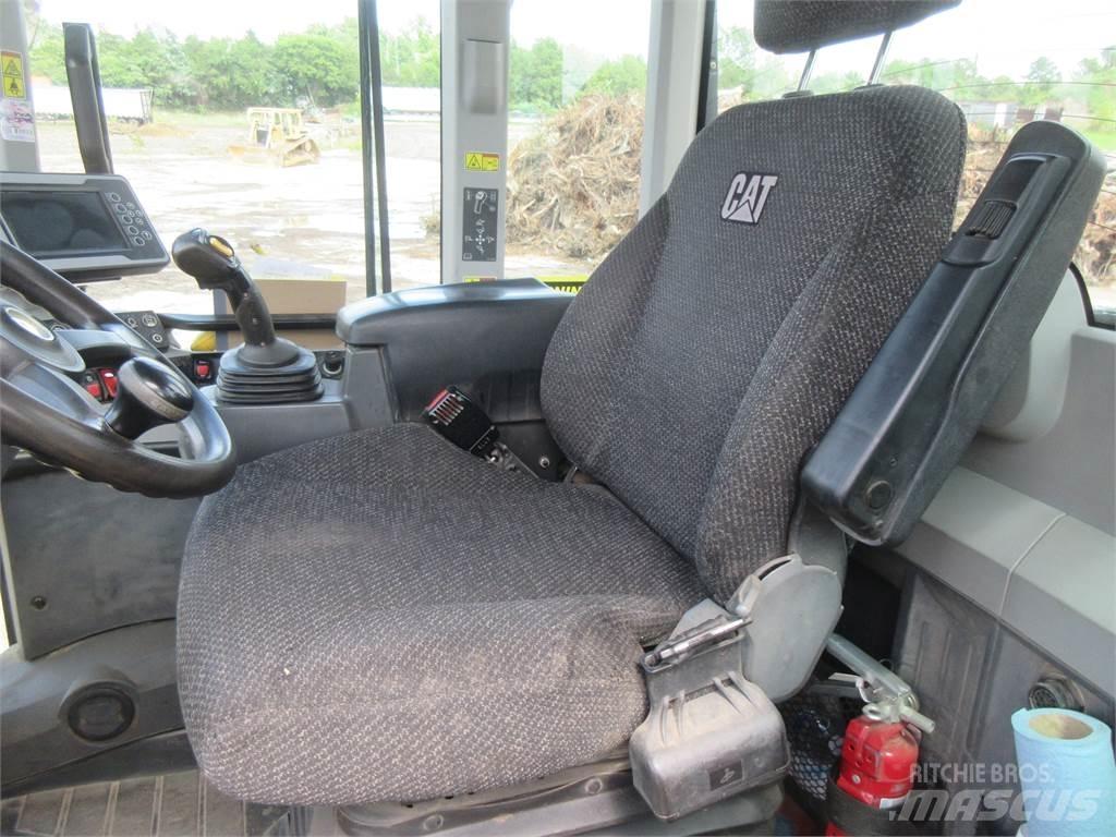 CAT 938M 輪胎式裝載機