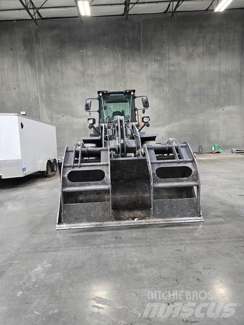 Doosan DL250-7 輪胎式裝載機
