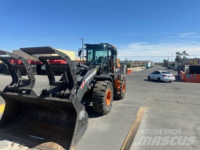 Doosan DL250-7 輪胎式裝載機