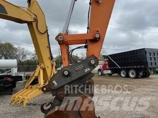 Doosan DX225LC 履帶式 挖土機/掘鑿機/挖掘機