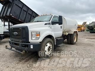 Ford F750 水車