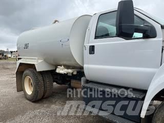 Ford F750 水車